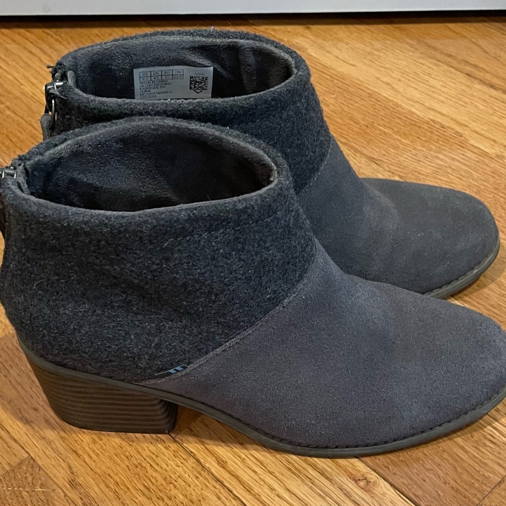 Toms Women's “Lacy” Gray Ankle Boots